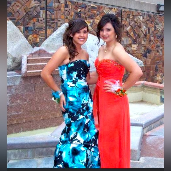 Prom dress - Picture 1 of 2